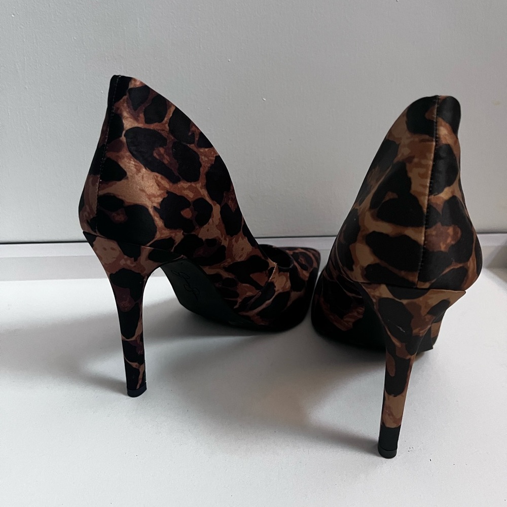 Jessica Simpson leopard heel